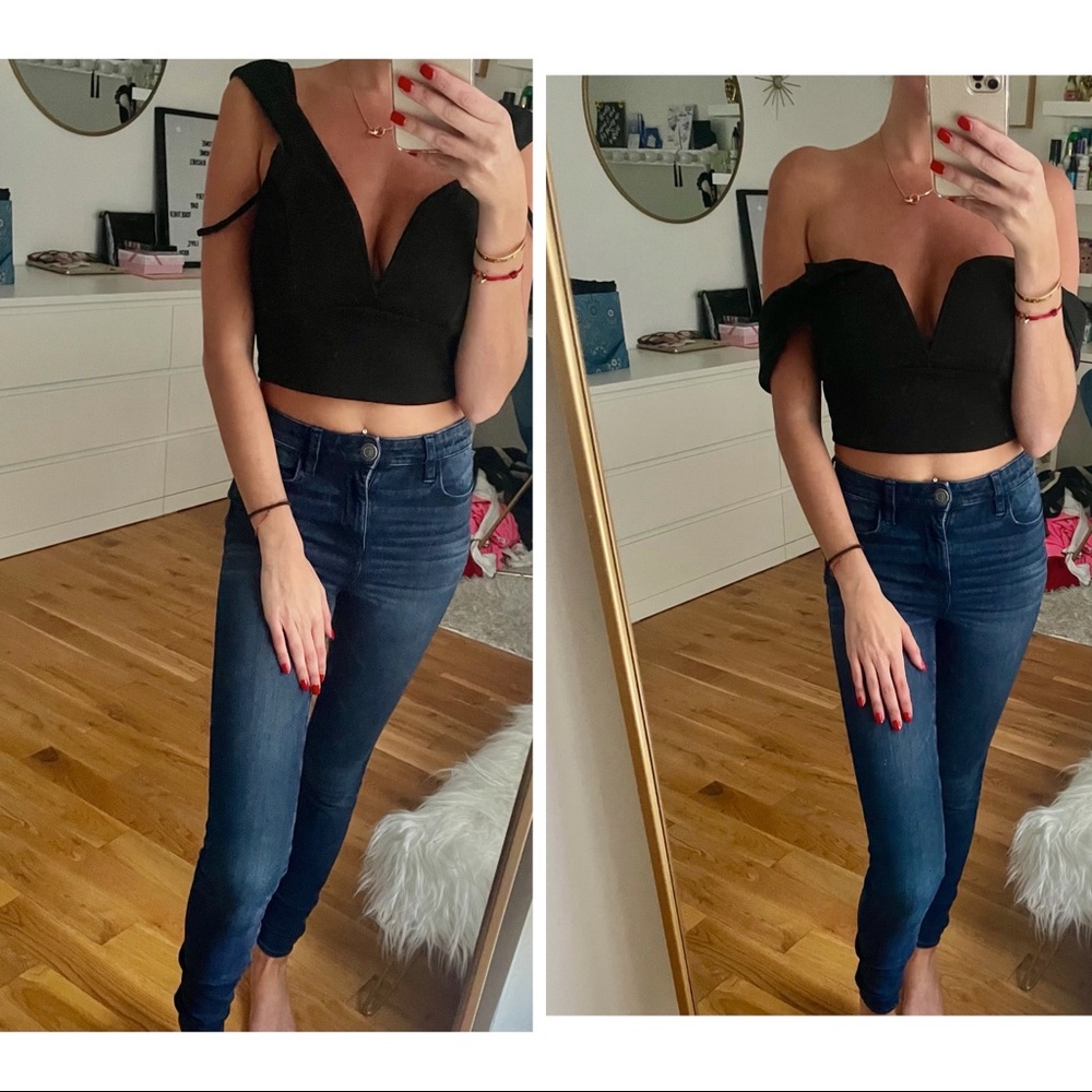 Two way worn crop top🖤